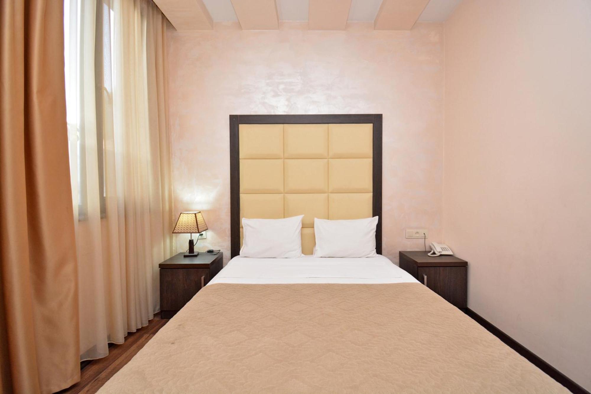Hotel Partiez يريفان المظهر الخارجي الصورة