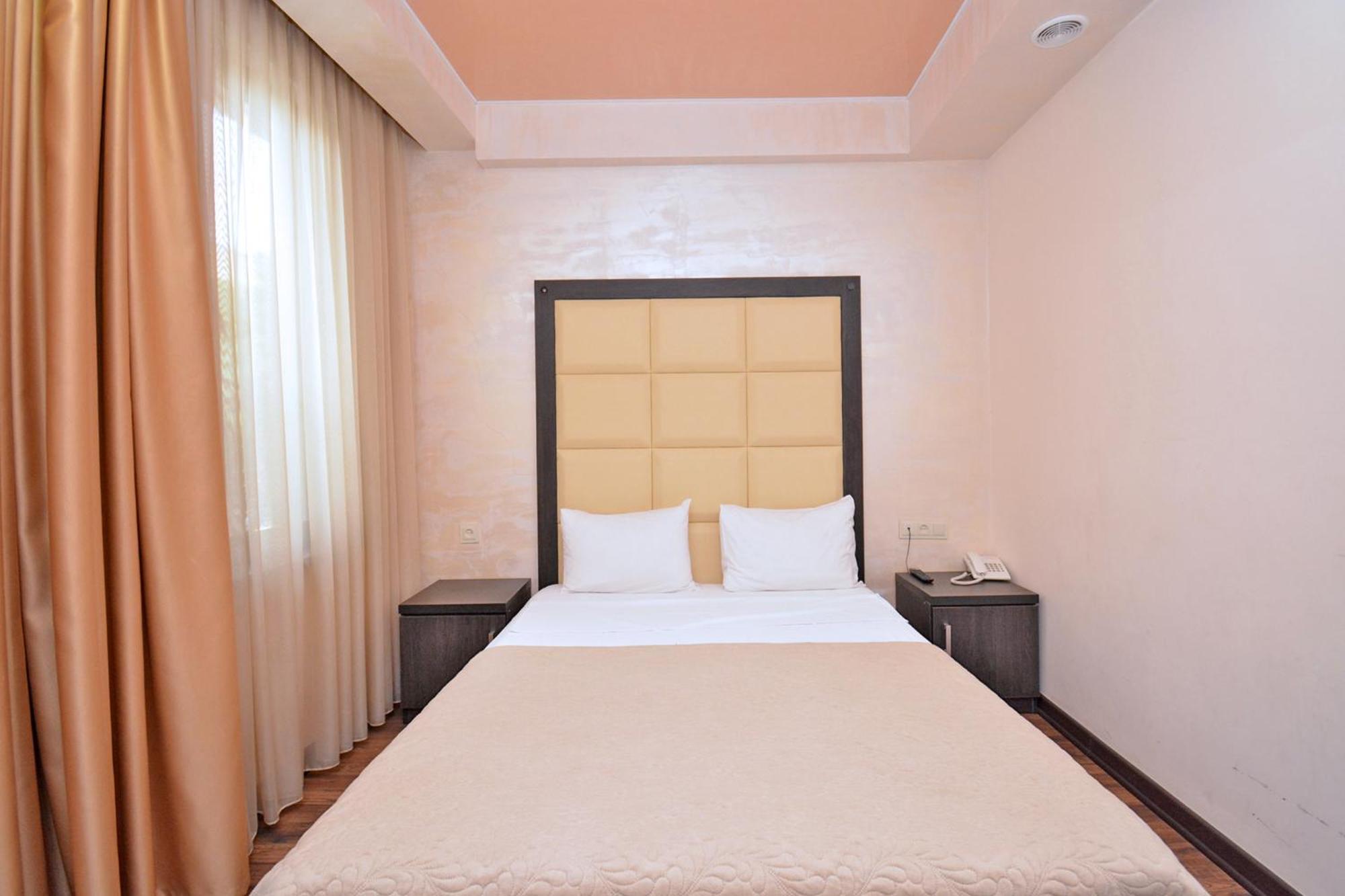 Hotel Partiez يريفان المظهر الخارجي الصورة